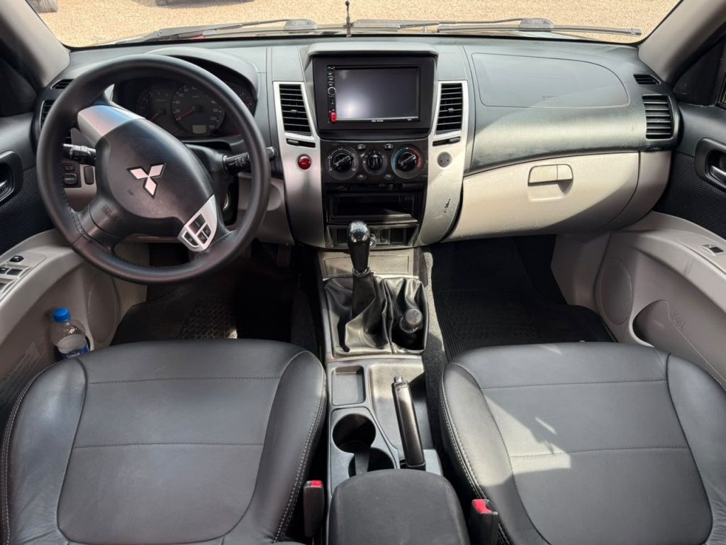 MITSUBISHI Pajero Dakar HPE 3.2TDi 16v 4x4 2015 - miniatura 3