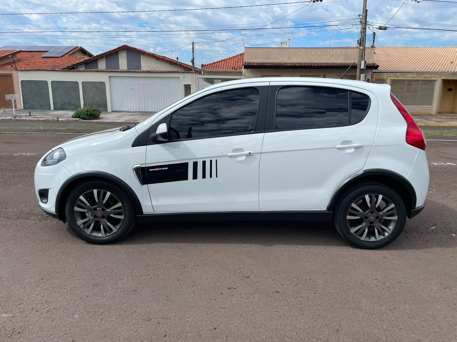 FIAT Palio Sporting 1.6 16v 4p. 2014 - miniatura 4