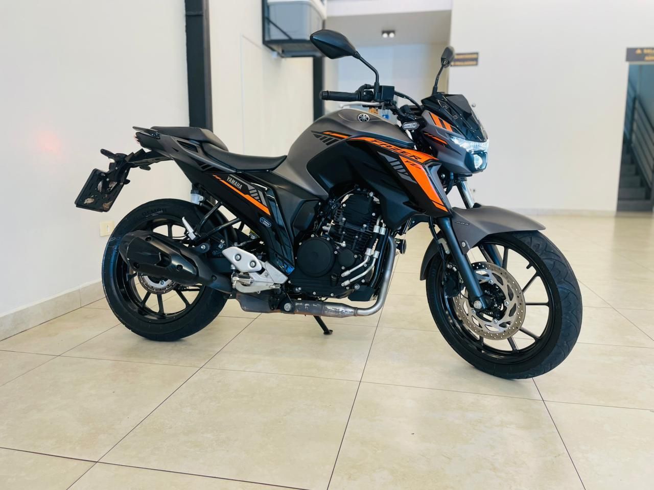 Vista principal de YAMAHA FZ25 250 Fazer 2025