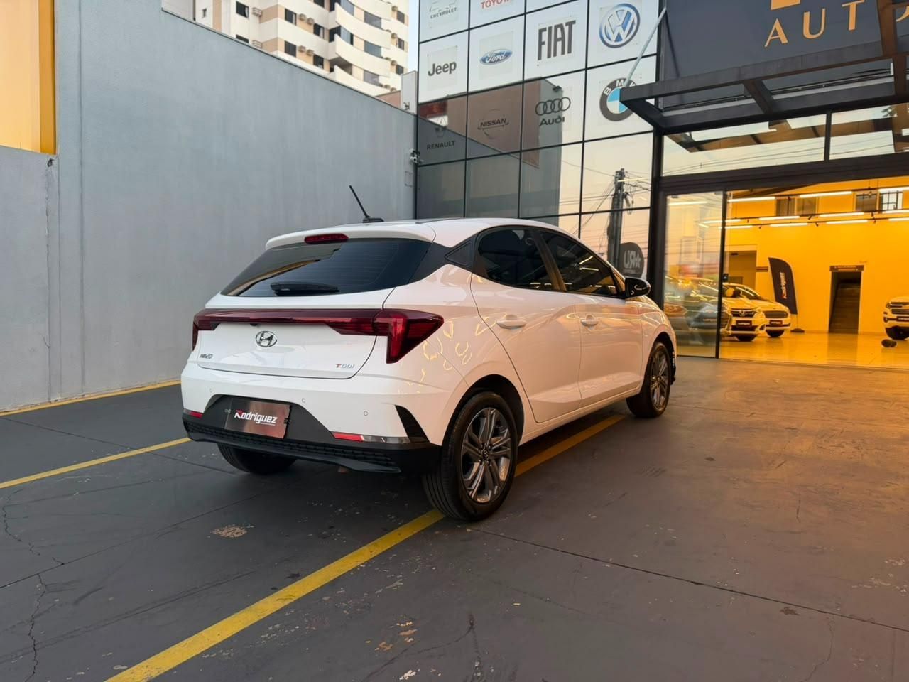 HYUNDAI HB20 Comfort Plus 1.0T 12v 2025 - miniatura 3