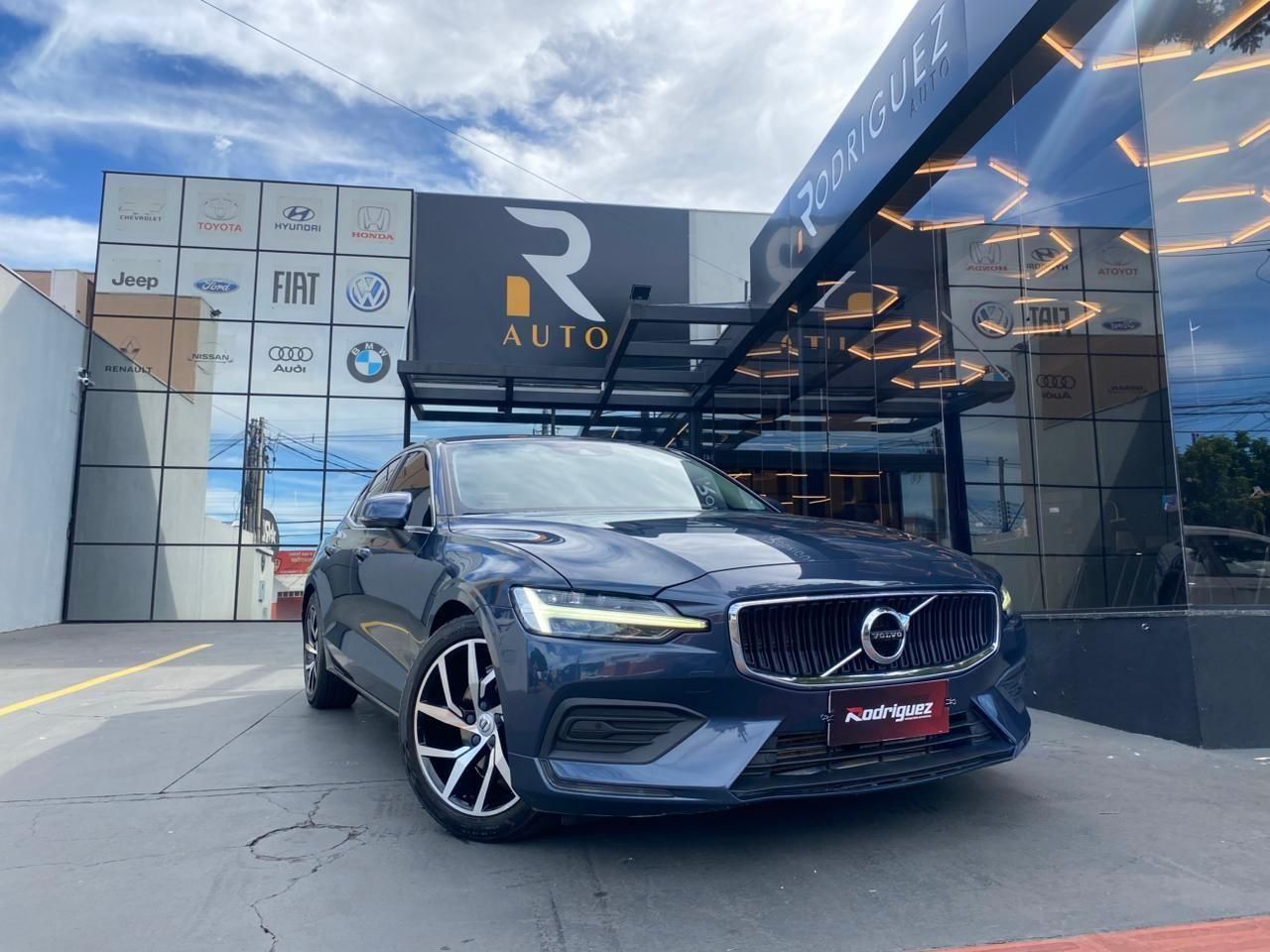 VOLVO S60 T-4 Momentum 2.0T 16v 2020