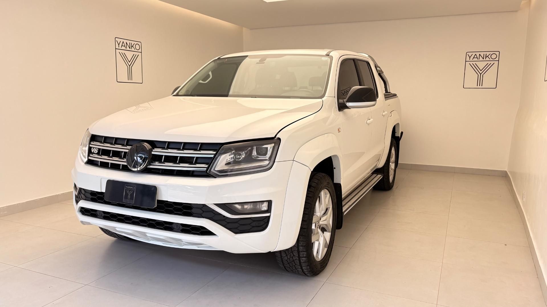 Vista principal de VOLKSWAGEN Amarok Highline 3.0TDi V6 24v 4x4 C.D. 2023