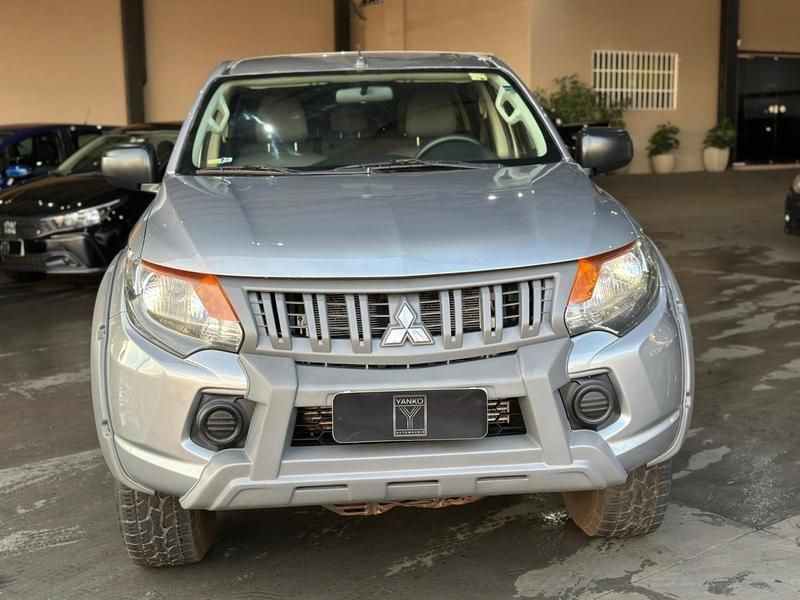 MITSUBISHI L200 Triton GLS Outdoor 2.4TDi 16v 4X4 C.D. 2022 - miniatura 2