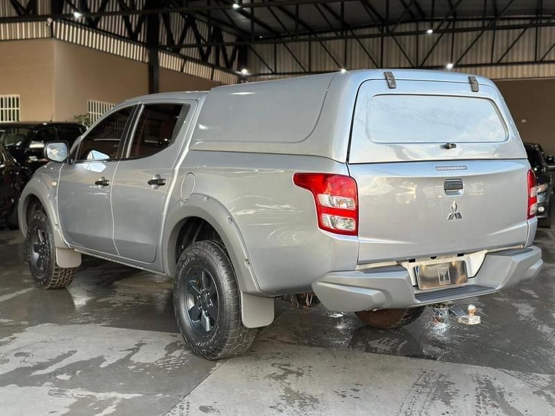 MITSUBISHI L200 Triton GLS Outdoor 2.4TDi 16v 4X4 C.D. 2022 - miniatura 4