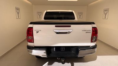 TOYOTA Hilux SRV D4-D 2.8TDi 16v 4X4 C.D. 2019 - miniatura 4