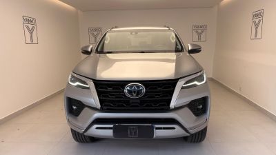 TOYOTA Hilux SRX D4-D 2.8TDi 16v 4x4 2021 - miniatura 2
