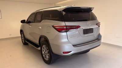 TOYOTA Hilux SRX D4-D 2.8TDi 16v 4x4 2021 - miniatura 4