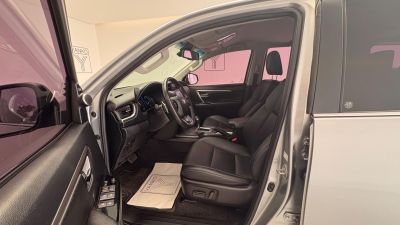TOYOTA Hilux SRX D4-D 2.8TDi 16v 4x4 2021 - miniatura 8