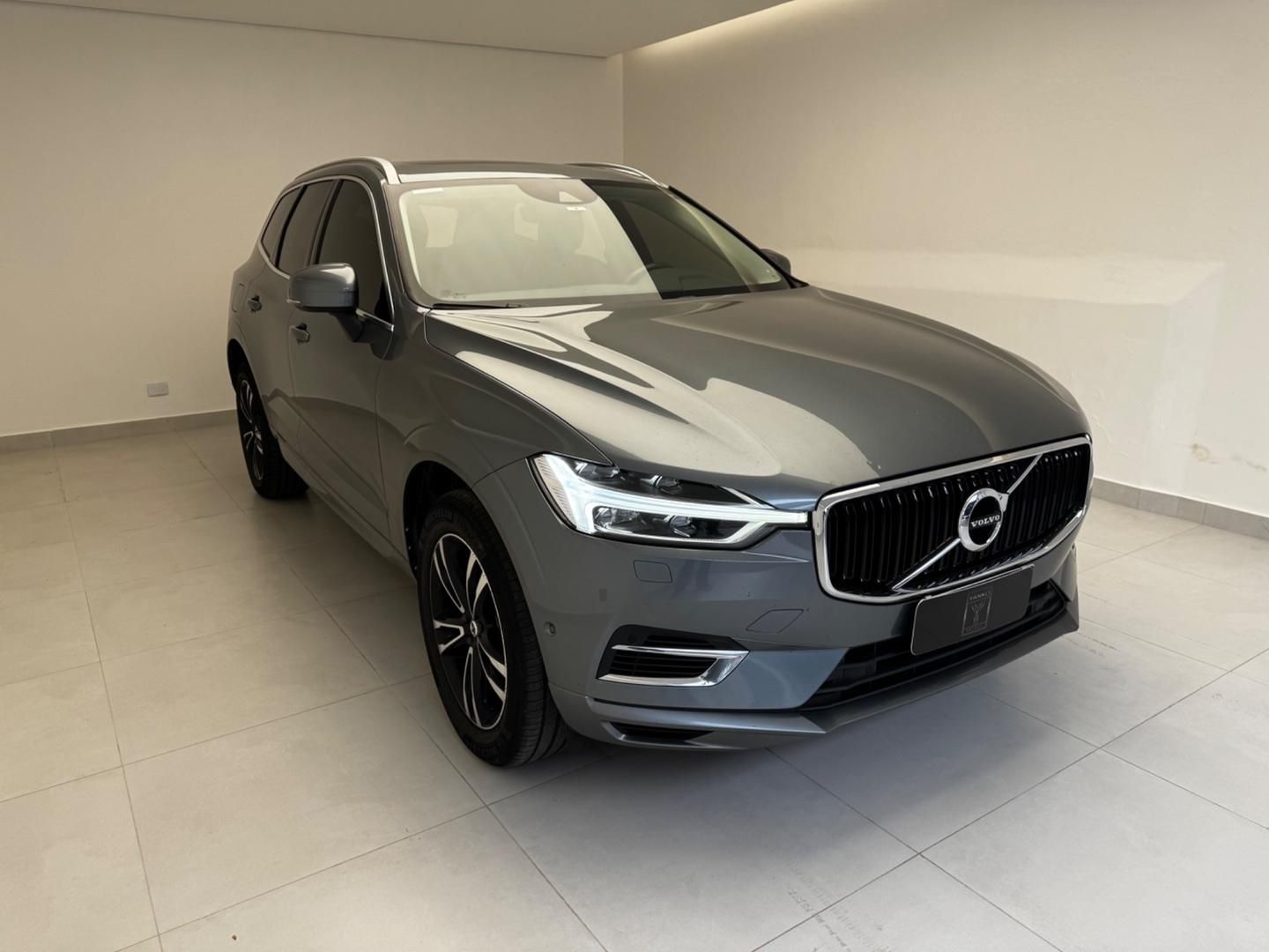 VOLVO XC60 T-8 Momentum 2.0T 16v AWD 2020 - miniatura 2