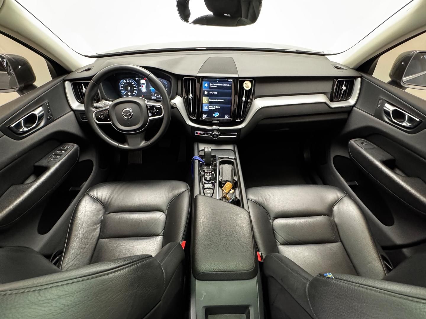 VOLVO XC60 T-8 Momentum 2.0T 16v AWD 2020 - miniatura 8