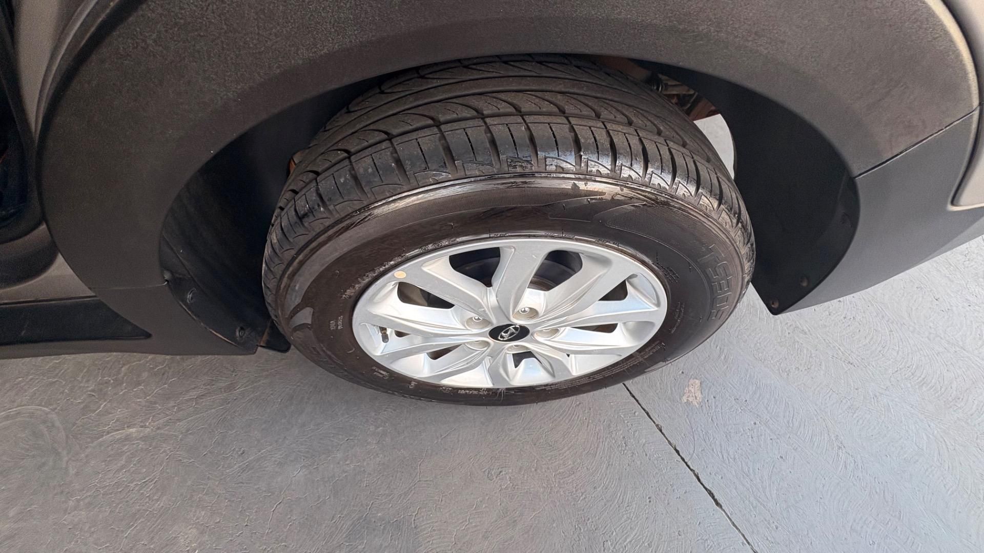 HYUNDAI Creta Action 1.6 16v 2021 - miniatura 10