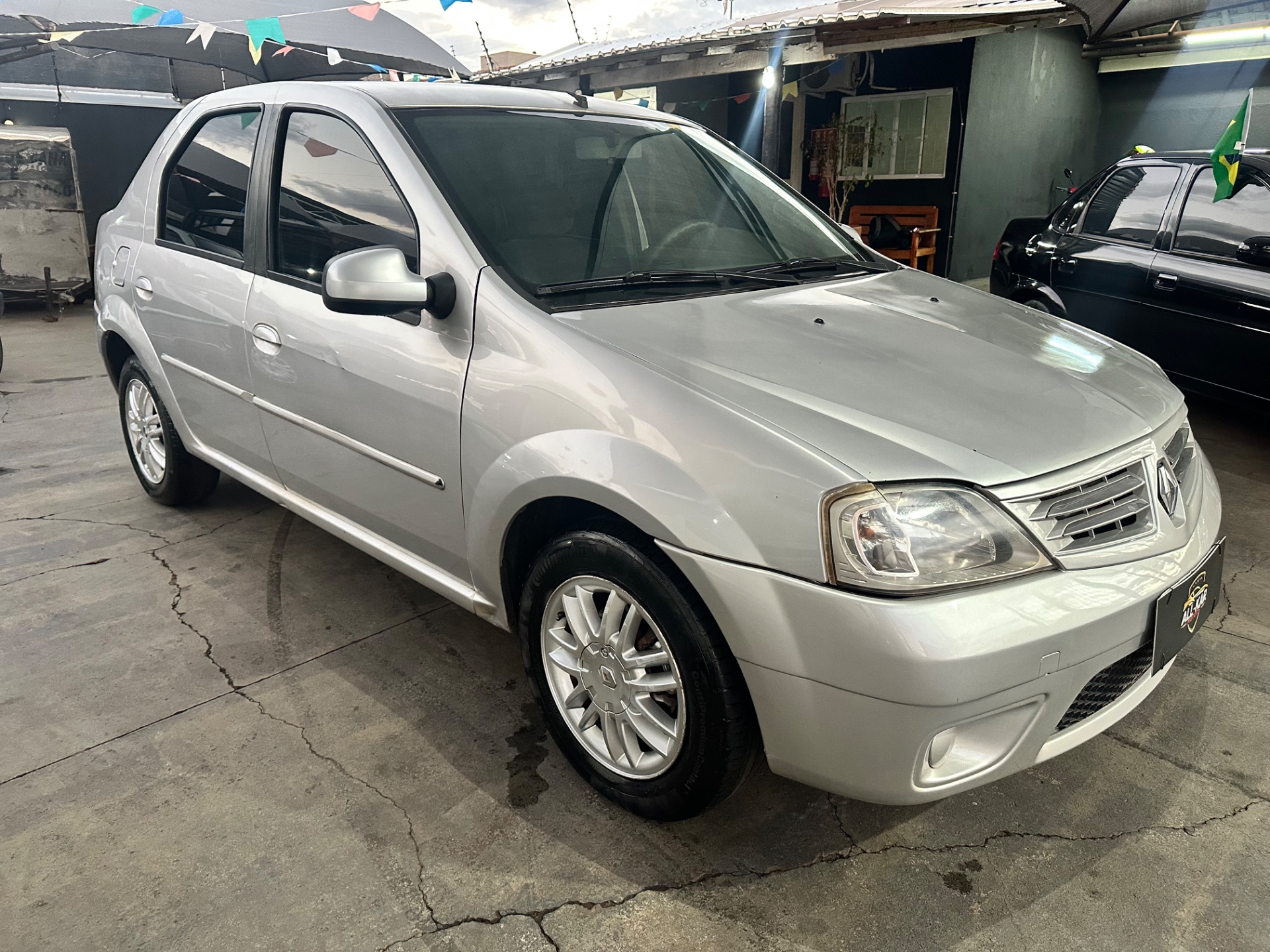RENAULT Logan Privilège 1.6 16v 2010 - miniatura 3