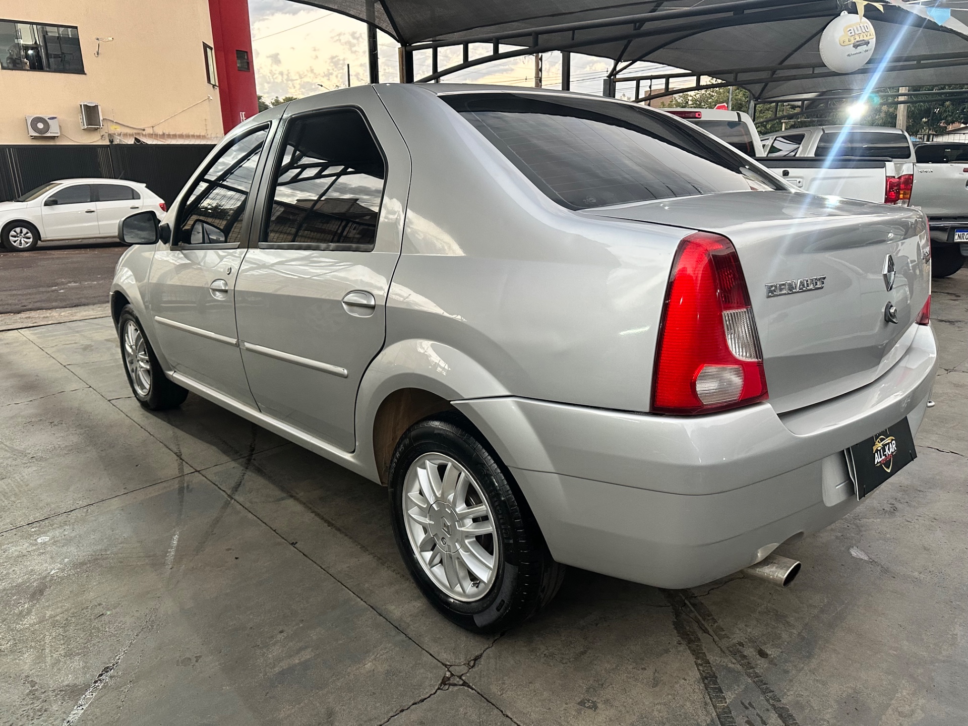 RENAULT Logan Privilège 1.6 16v 2010 - miniatura 6