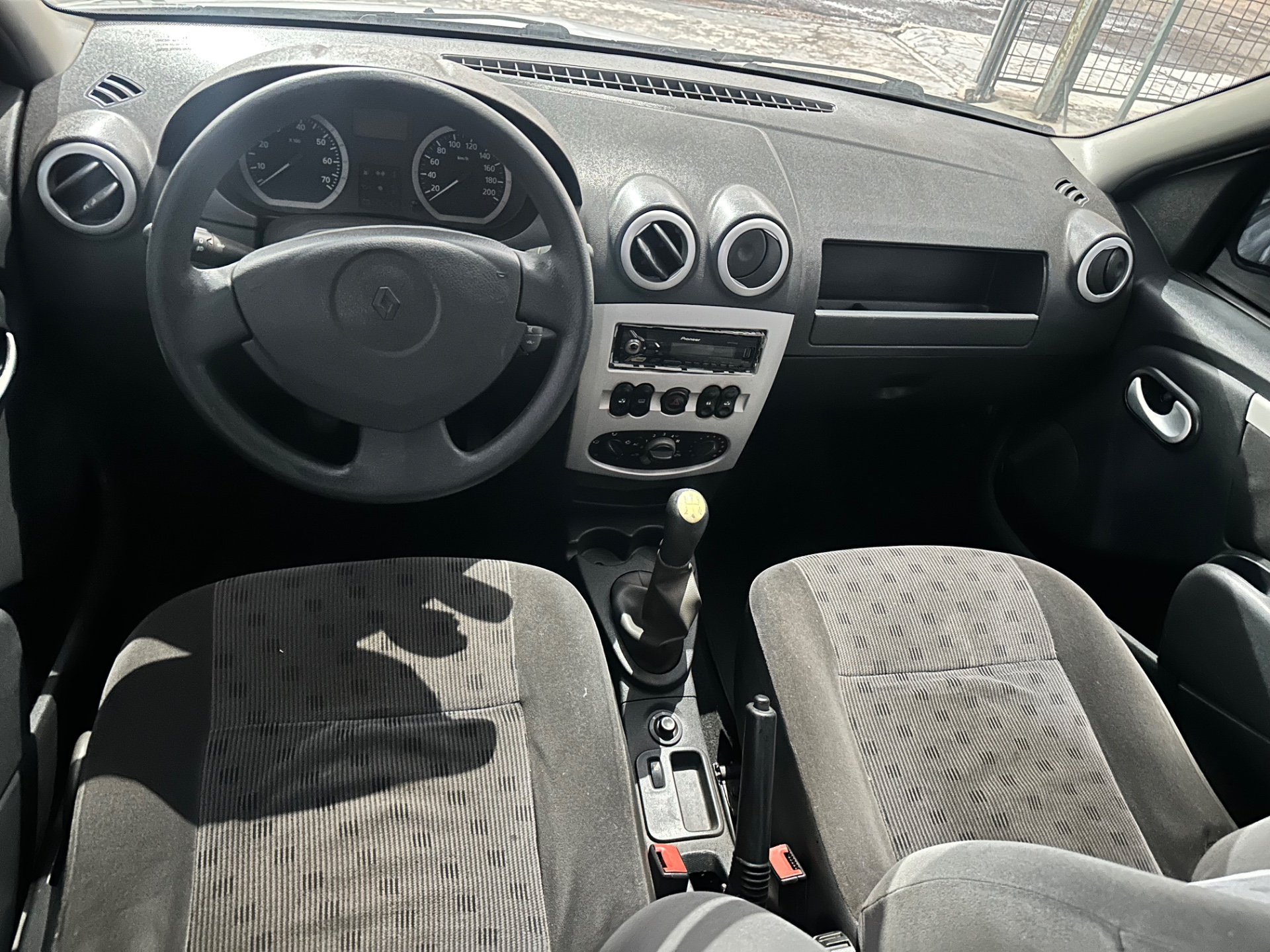 RENAULT Logan Privilège 1.6 16v 2010 - miniatura 8
