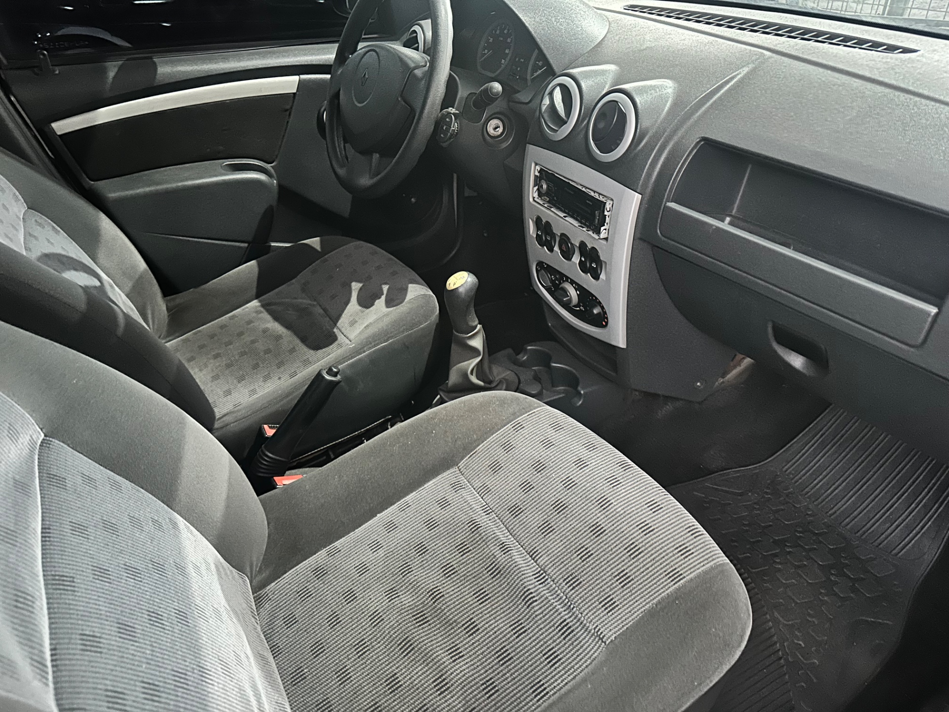 RENAULT Logan Privilège 1.6 16v 2010 - miniatura 9