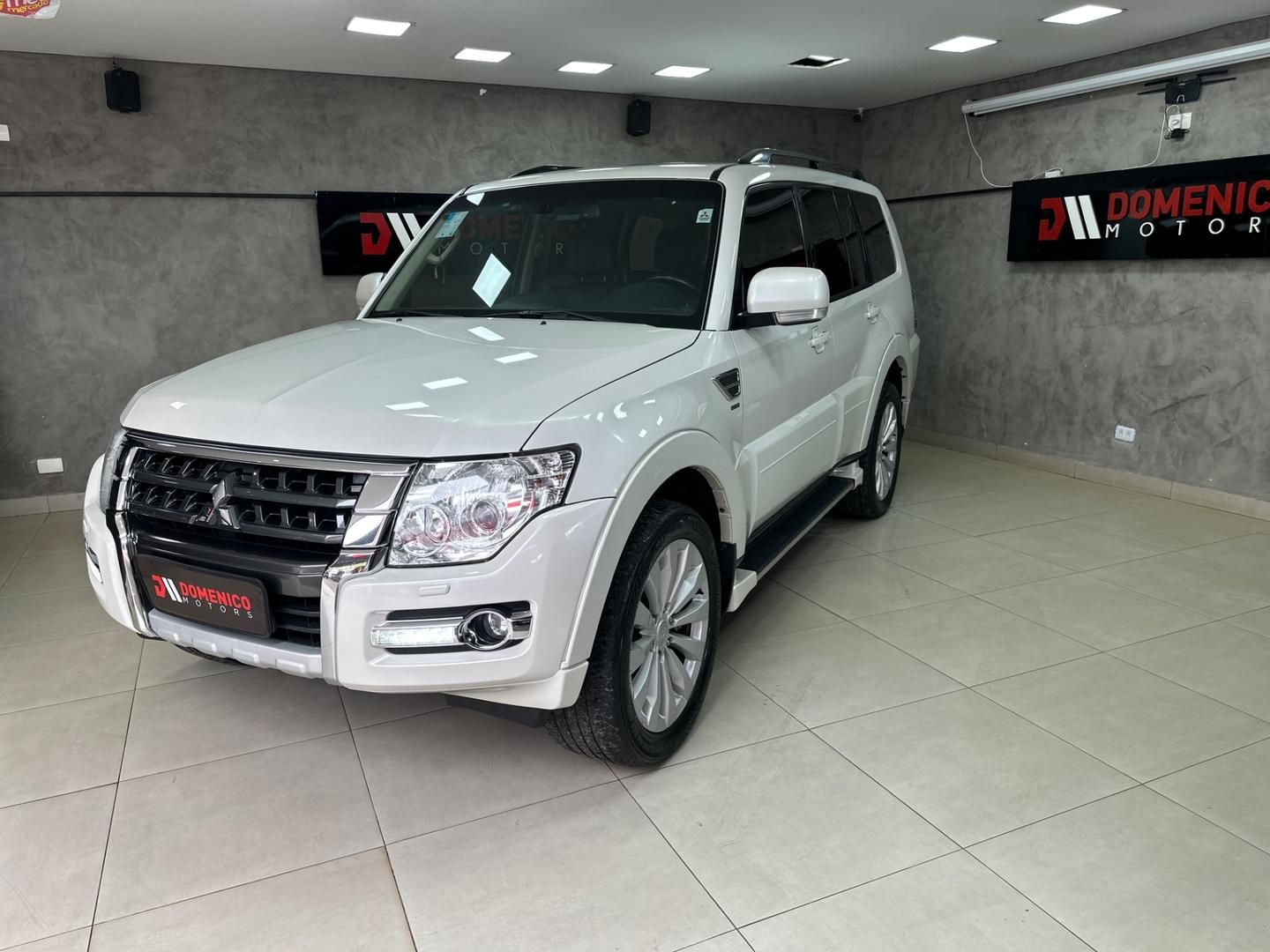 Vista principal de MITSUBISHI Pajero Full HPE 3.2TDi 16v 4x4 2018