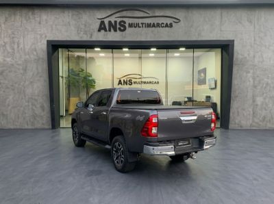 TOYOTA Hilux SRX D4-D 2.8TDi 16v 4X4 C.D. 2023 - miniatura 4