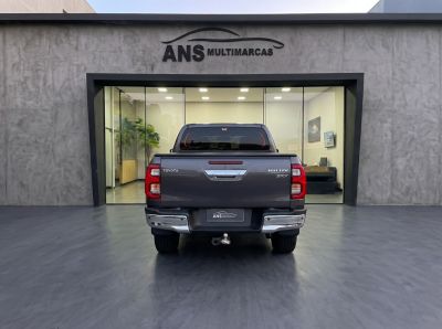 TOYOTA Hilux SRX D4-D 2.8TDi 16v 4X4 C.D. 2023 - miniatura 5