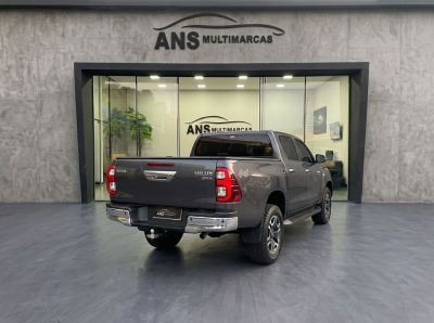TOYOTA Hilux SRX D4-D 2.8TDi 16v 4X4 C.D. 2023 - miniatura 6
