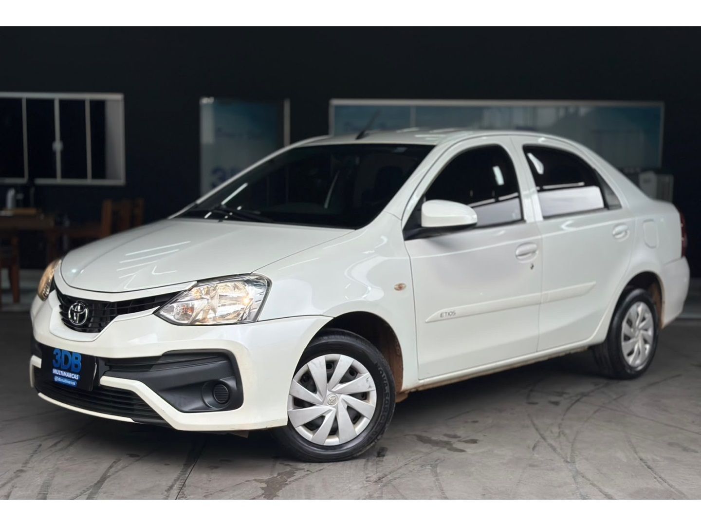 Vista principal de TOYOTA Etios Sedan X 1.5 16v 2018