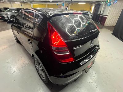 HYUNDAI i30 GLS 2.0 16v 2011 - miniatura 5