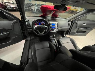 HYUNDAI i30 GLS 2.0 16v 2011 - miniatura 17