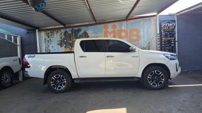 TOYOTA Hilux SRV D4-D 2.8TDi 16v 4X4 C.D. 2022 - miniatura 4