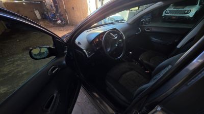 PEUGEOT 207 XR 1.4 4p. 2010 - miniatura 9