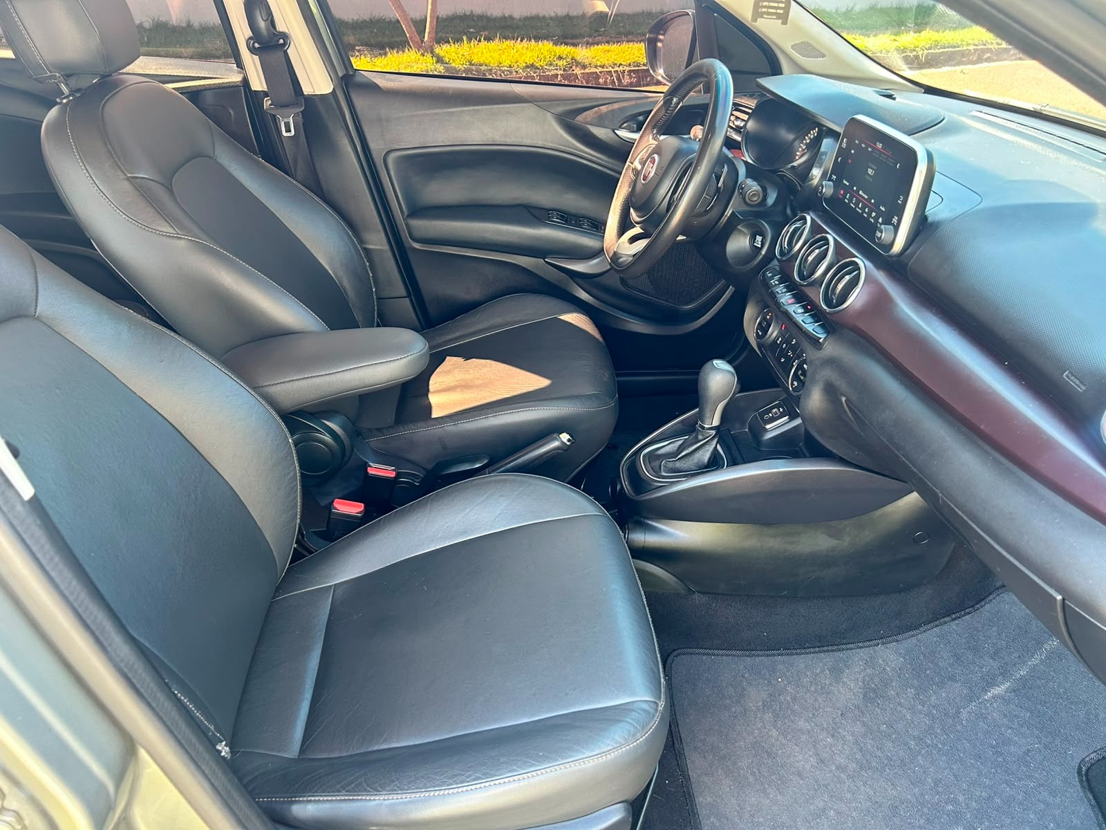 FIAT Cronos Precision 1.8 16v 2019 - miniatura 10
