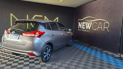 TOYOTA Yaris Hatch XS 1.5 16v 2019 - miniatura 4