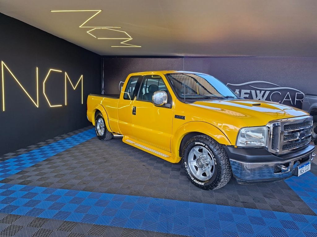 Vista principal de FORD F250 Tropicab 4.2TD 18v C.E. 2003
