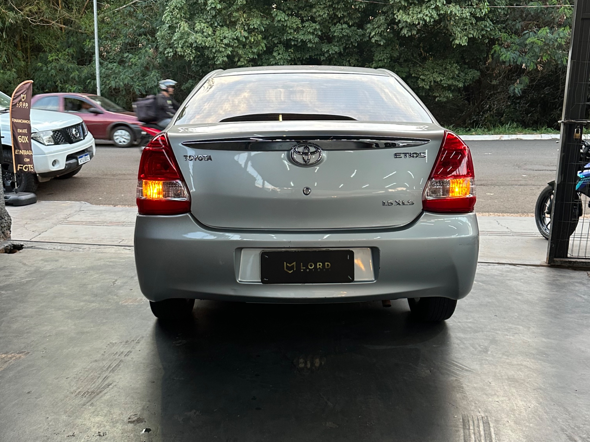 TOYOTA Etios Sedan XLS 1.5 16v 2014 - miniatura 4
