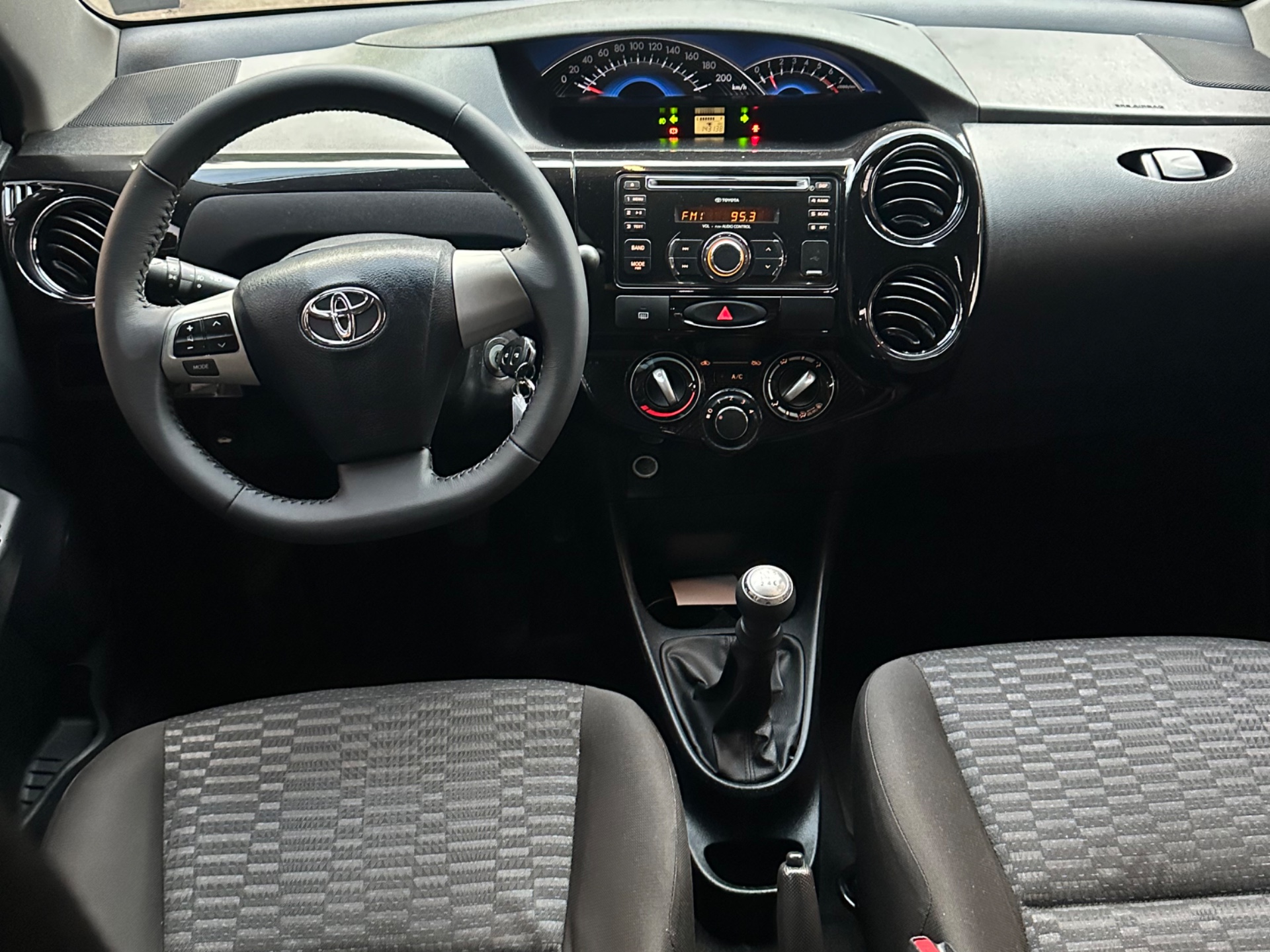 TOYOTA Etios Sedan XLS 1.5 16v 2014 - miniatura 7