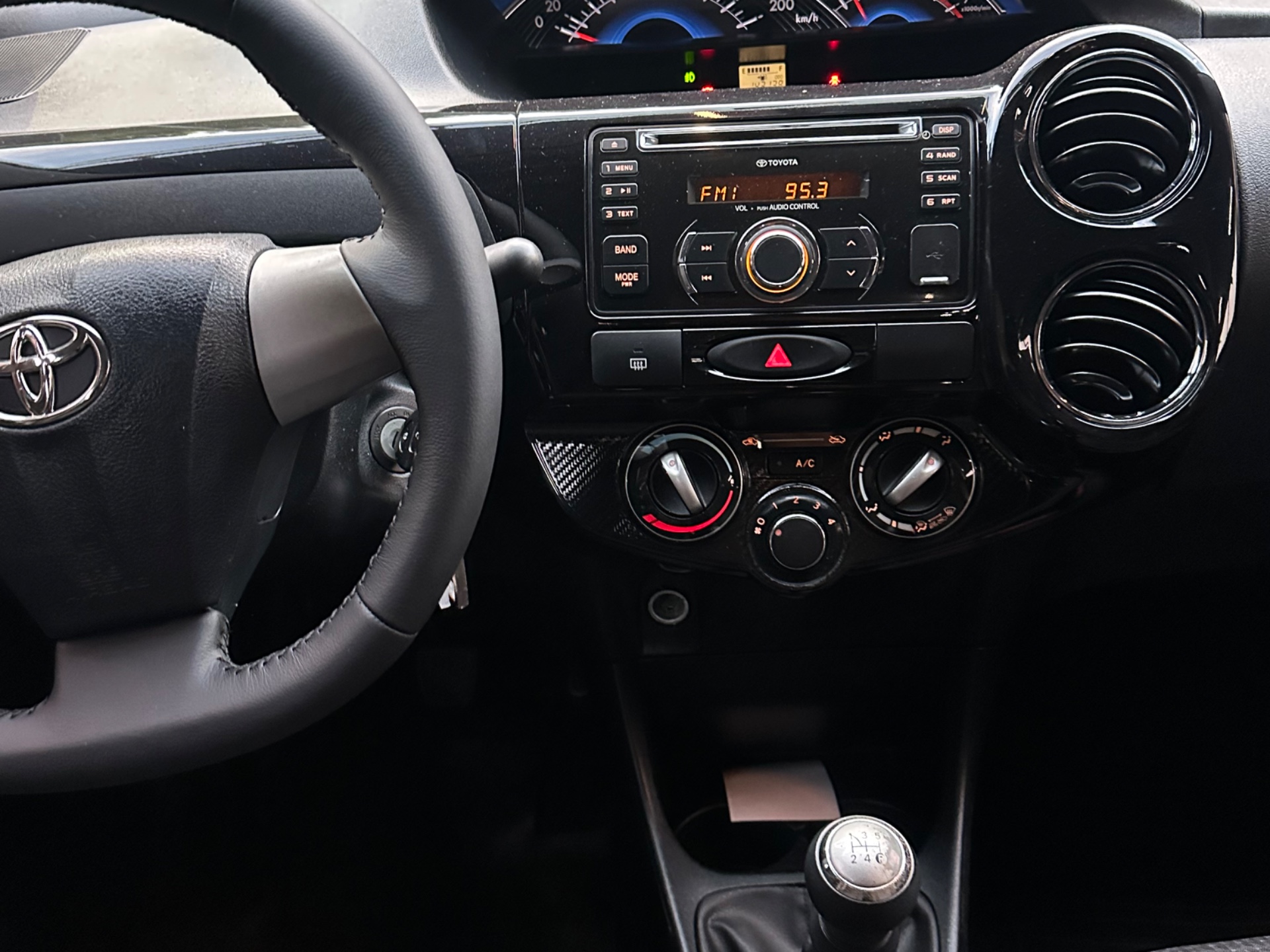 TOYOTA Etios Sedan XLS 1.5 16v 2014 - miniatura 13