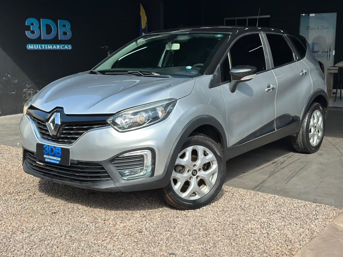 Vista principal de RENAULT Captur Life 1.6 16v 2019