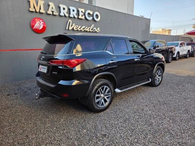 TOYOTA Hilux SW4 SRX D4-D 2.8TDi 16v 4x4 2019 - miniatura 9