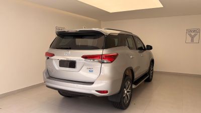 TOYOTA Hilux SRX D4-D 2.8TDi 16v 4x4 2017 - miniatura 6