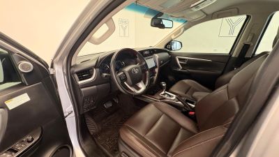 TOYOTA Hilux SRX D4-D 2.8TDi 16v 4x4 2017 - miniatura 11