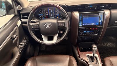 TOYOTA Hilux SRX D4-D 2.8TDi 16v 4x4 2017 - miniatura 14