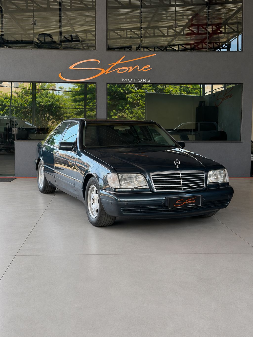 Vista principal de MERCEDES-BENZ S 500 L Classic 5.0 V8 1998