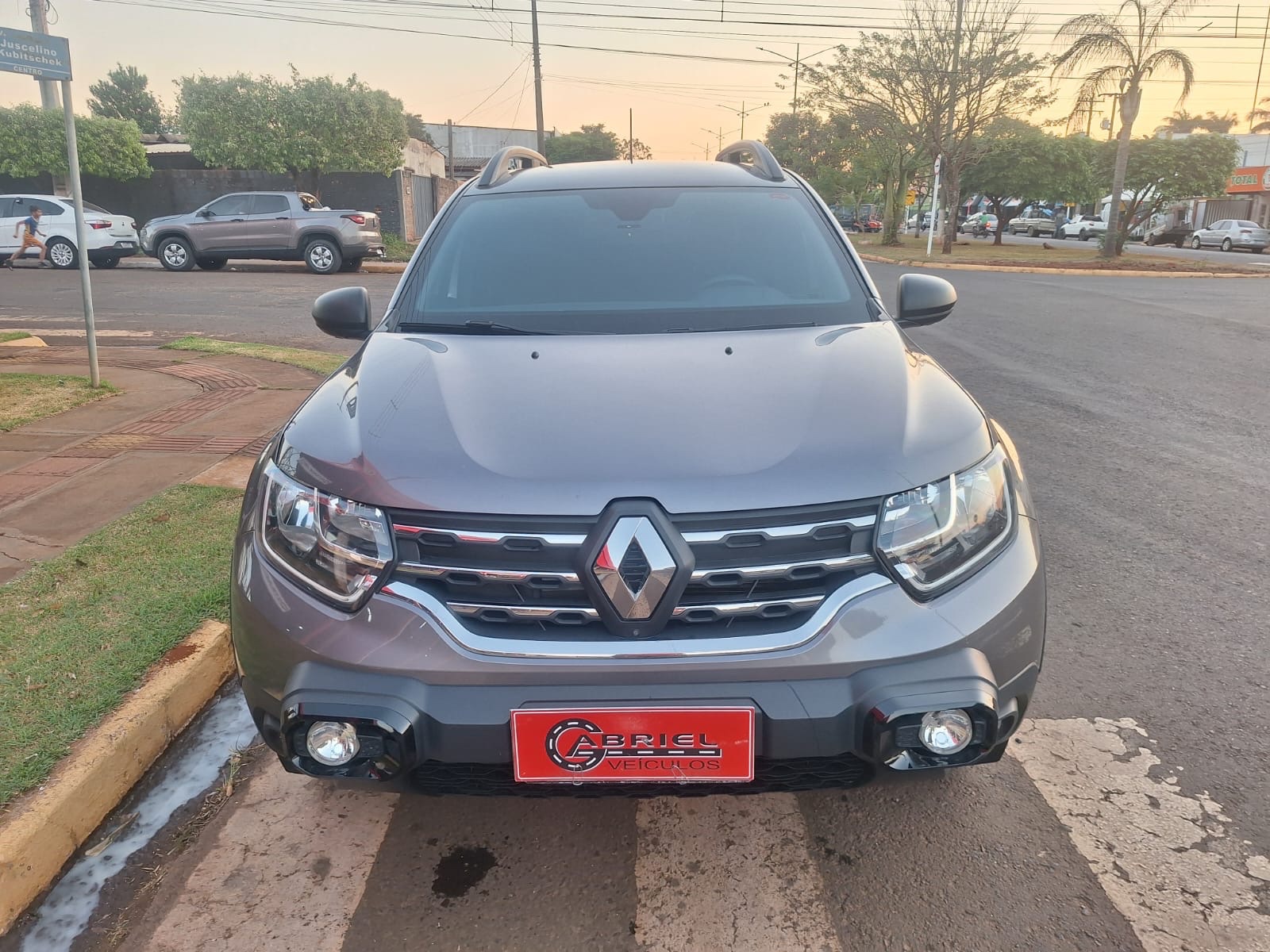RENAULT Duster Iconic 1.6 16v 2023 - miniatura 2