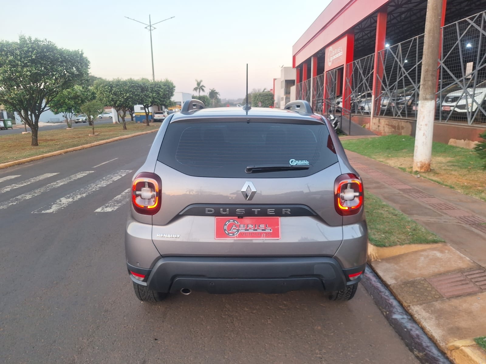 RENAULT Duster Iconic 1.6 16v 2023 - miniatura 5