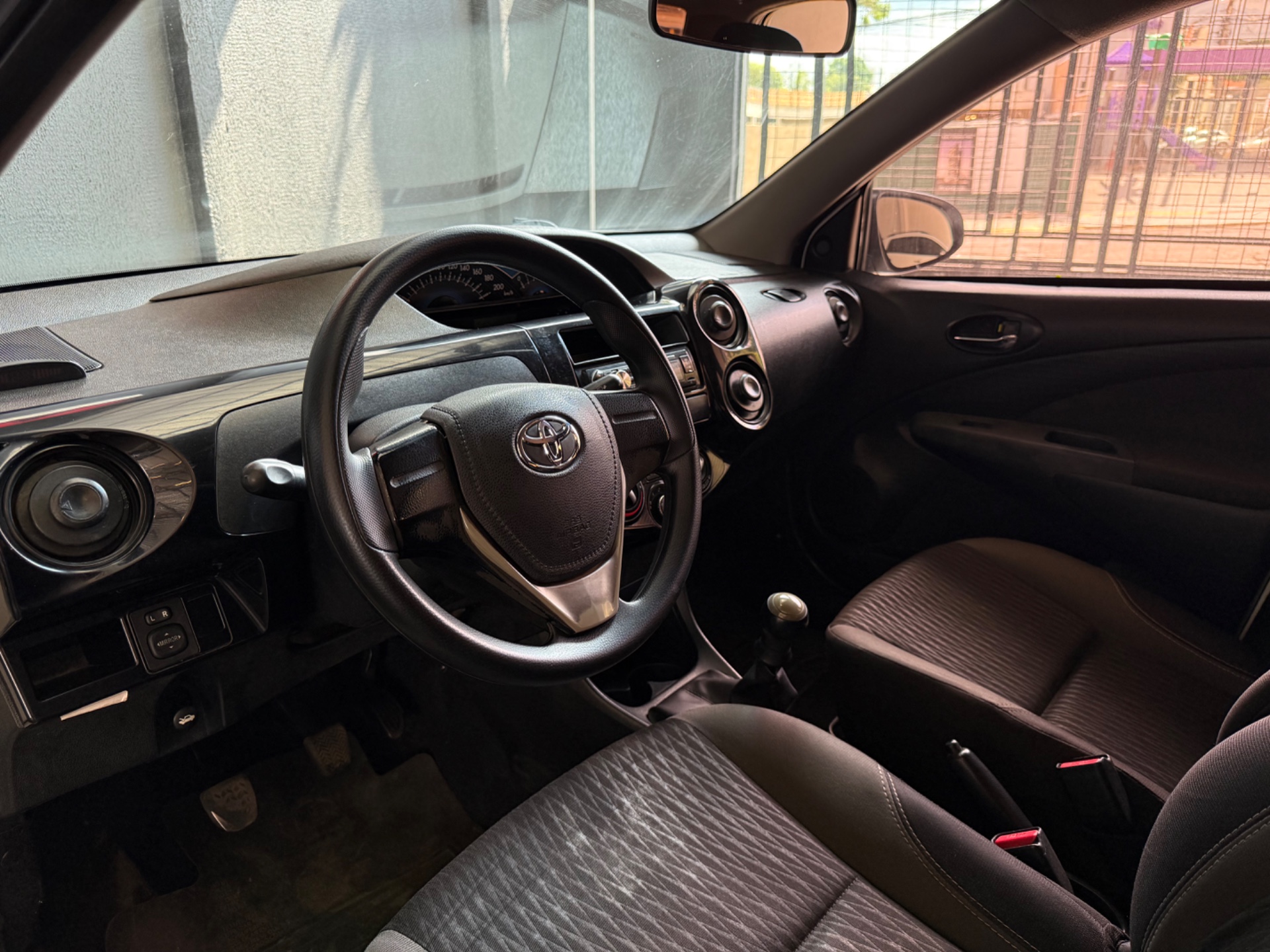 TOYOTA Etios Sedan X 1.5 16v 2016 - miniatura 8