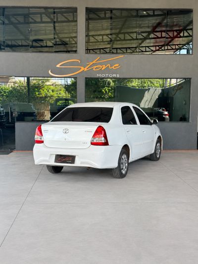 TOYOTA Etios Sedan X 1.5 16v 2018 - miniatura 3