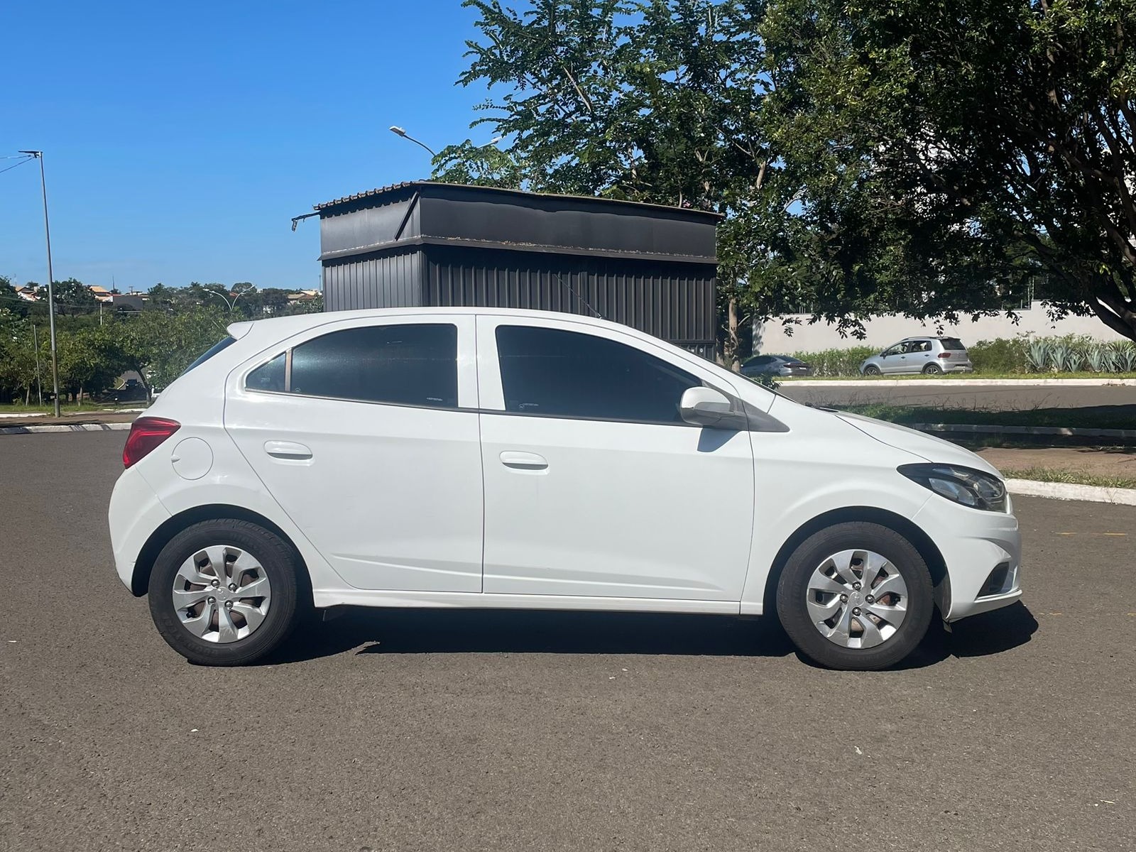 CHEVROLET Onix LT 1.0 2017 - miniatura 3