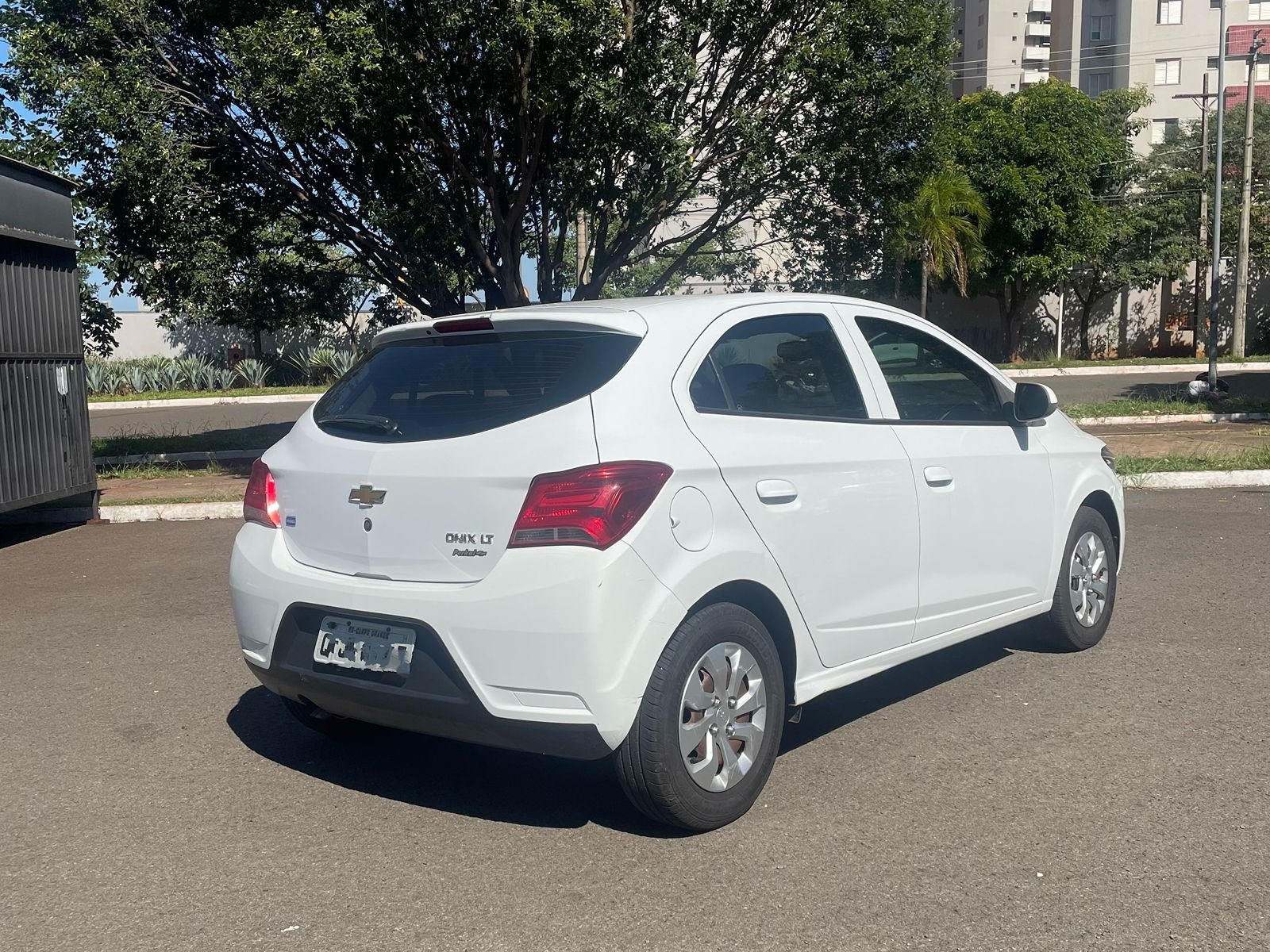 CHEVROLET Onix LT 1.0 2017 - miniatura 5