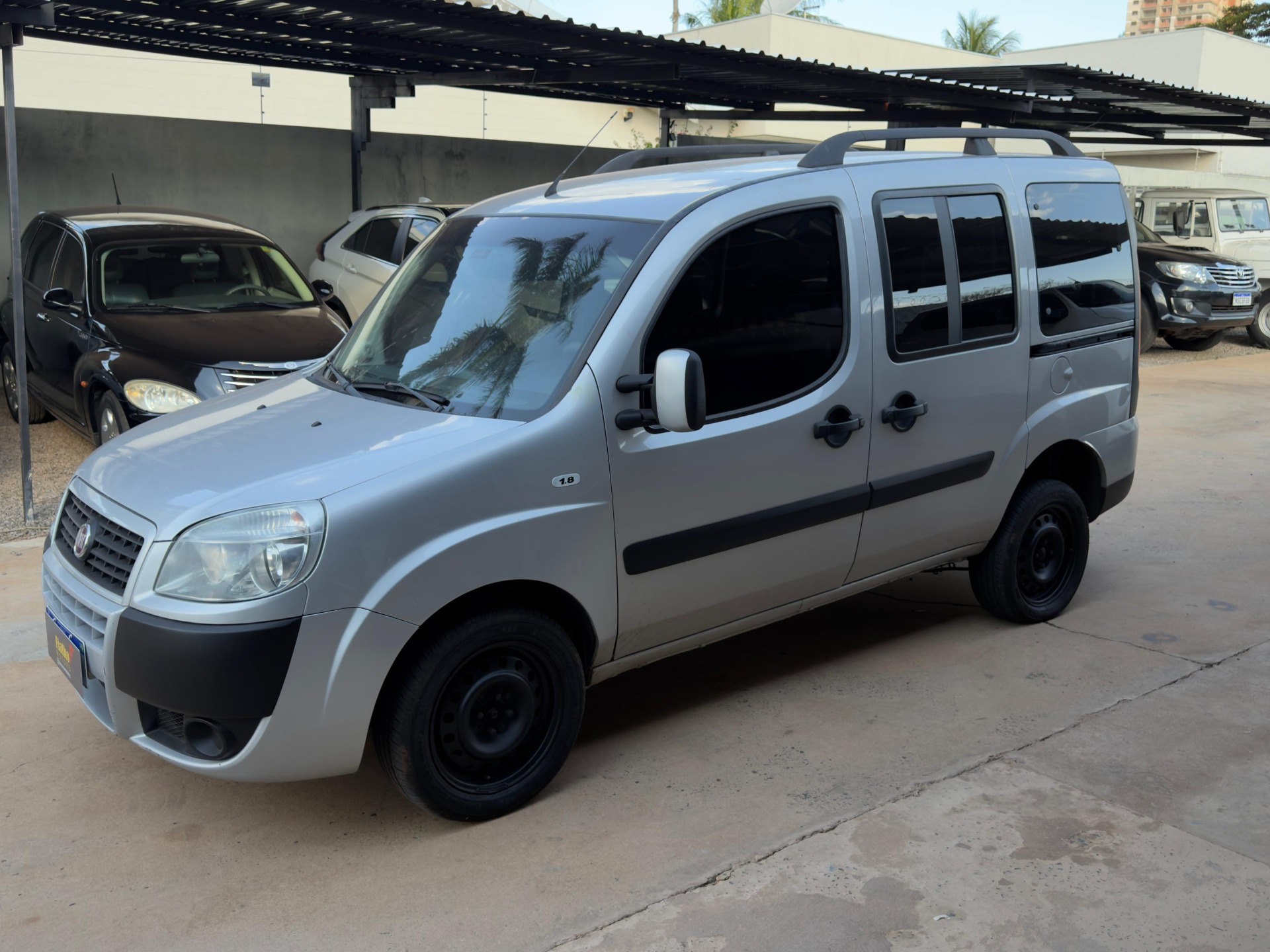 FIAT Doblo Essence 1.8 16v 2016 - miniatura 2
