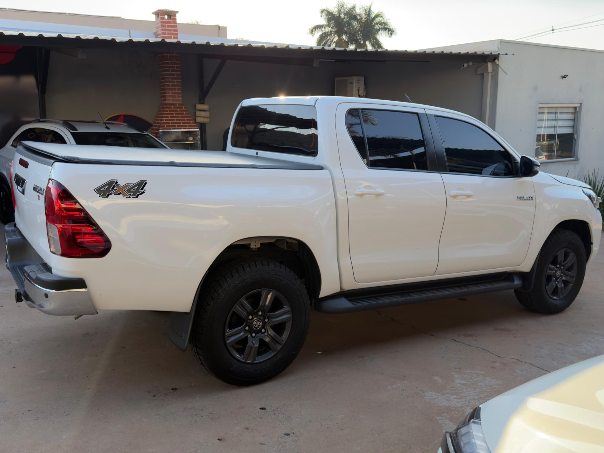 TOYOTA Hilux SR D4-D 2.8TDi 16v 4X4 C.D. 2023 - miniatura 6