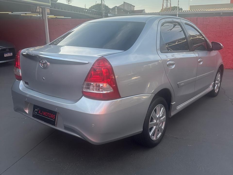 TOYOTA Etios Sedan XLS 1.5 16v 2018 - miniatura 3