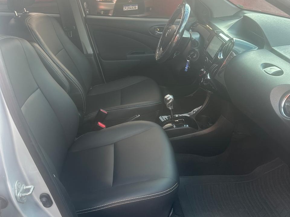 TOYOTA Etios Sedan XLS 1.5 16v 2018 - miniatura 6